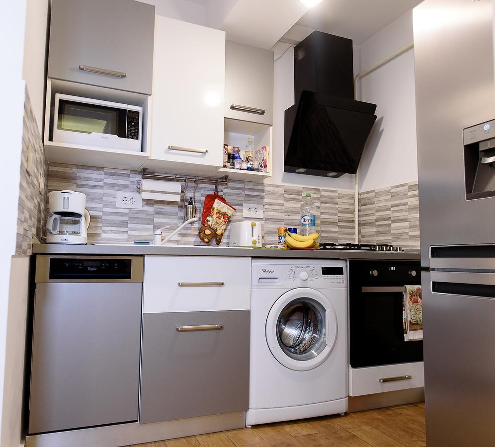 Carla'S Apartment, Airport & Train Station Shuttle ยาช ภายนอก รูปภาพ