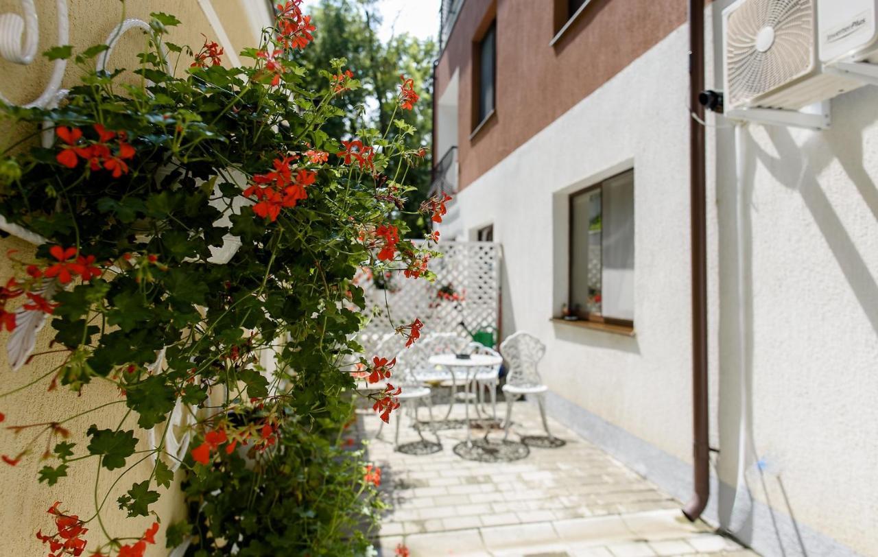Carla'S Apartment, Airport & Train Station Shuttle ยาช ภายนอก รูปภาพ